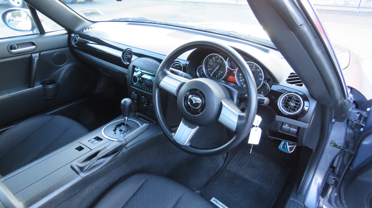 2005 Mazda Roadster