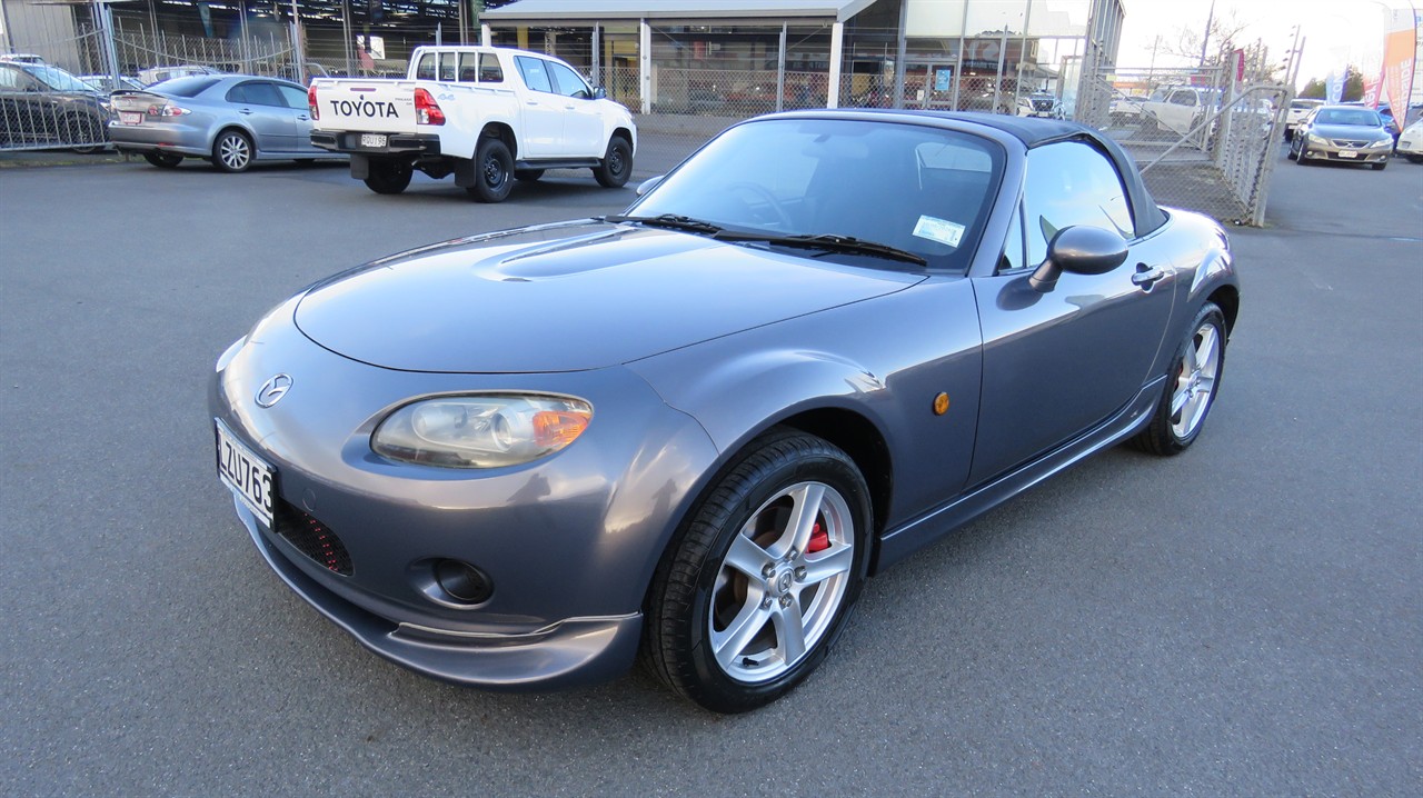 2005 Mazda Roadster