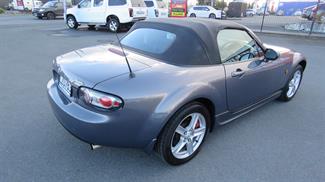 2005 Mazda Roadster - Thumbnail
