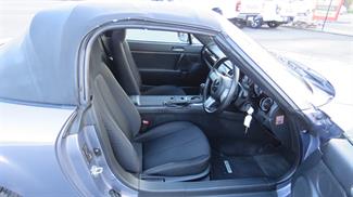 2005 Mazda Roadster - Thumbnail
