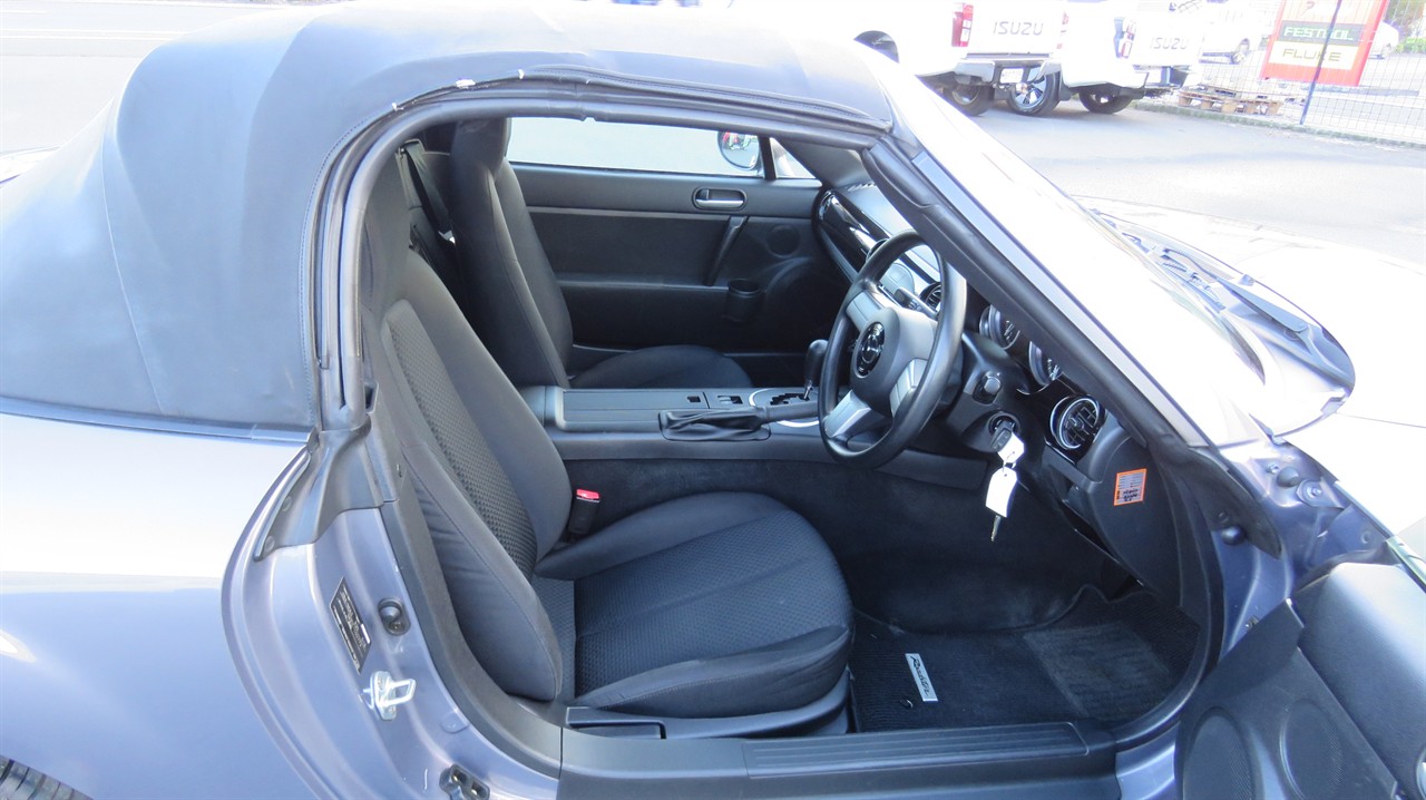2005 Mazda Roadster