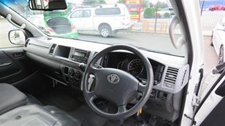 2013 Toyota Hiace - Thumbnail