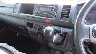 2016 Toyota Hiace - Thumbnail