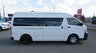 2016 Toyota Hiace - Thumbnail