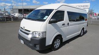 2016 Toyota Hiace - Thumbnail