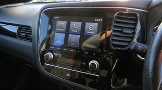 2021 Mitsubishi Outlander - Thumbnail