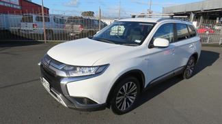2021 Mitsubishi Outlander - Thumbnail