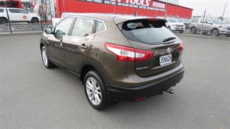 2016 Nissan Qashqai - Thumbnail
