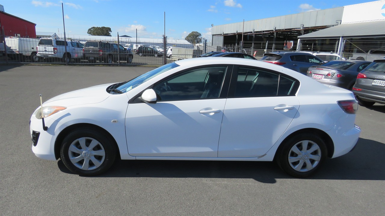 2010 Mazda Axela