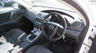 2010 Mazda Axela - Thumbnail