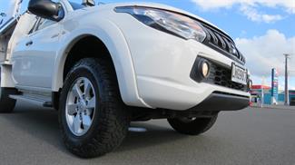 2018 Mitsubishi Triton - Thumbnail