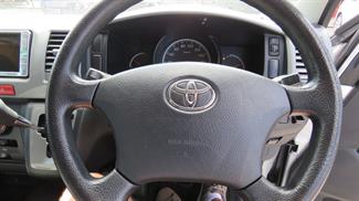 2010 Toyota Hiace - Thumbnail