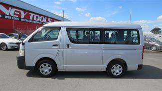 2010 Toyota Hiace - Thumbnail