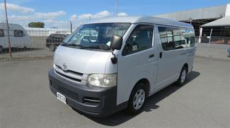 2010 Toyota Hiace - Thumbnail