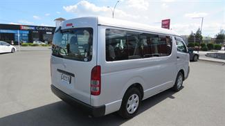 2010 Toyota Hiace - Thumbnail