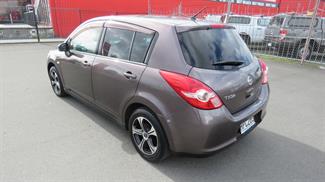 2009 Nissan Tiida - Thumbnail