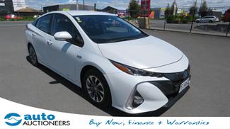 2022 Toyota Prius - Thumbnail