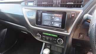 2012 Toyota Auris - Thumbnail