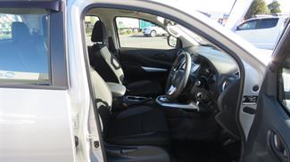 2026 Nissan Navara - Thumbnail