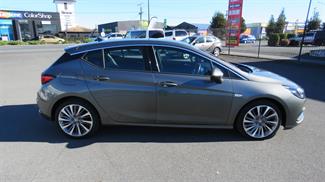 2018 Holden Astra - Thumbnail