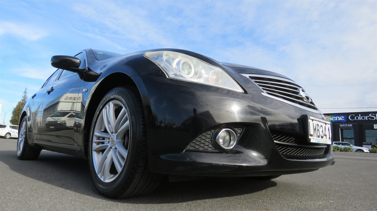 2012 Nissan Skyline