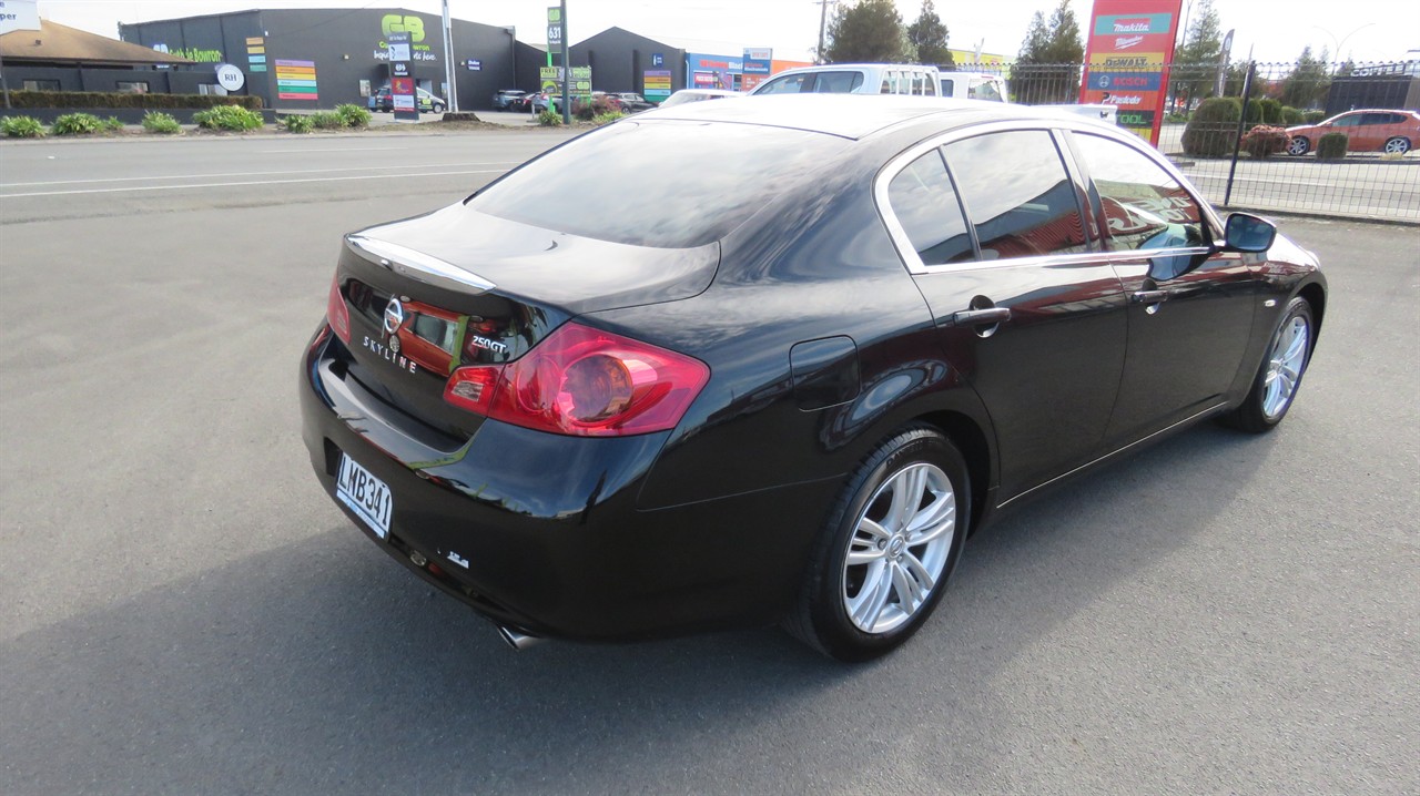 2012 Nissan Skyline