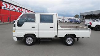 1994 Toyota Hiace - Thumbnail