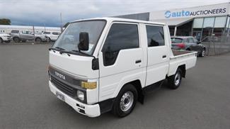1994 Toyota Hiace - Thumbnail