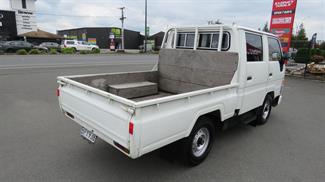 1994 Toyota Hiace - Thumbnail