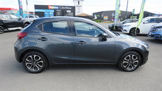 2016 Mazda 2 - Thumbnail