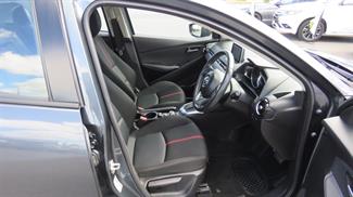 2016 Mazda 2 - Thumbnail