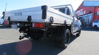 2018 Toyota Hilux - Thumbnail