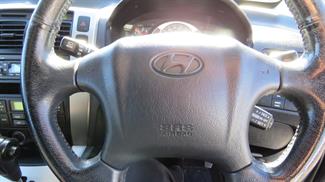 2010 Hyundai Tucson - Thumbnail