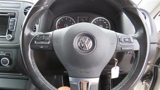2013 Volkswagen Tiguan - Thumbnail