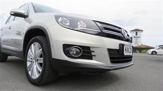 2013 Volkswagen Tiguan - Thumbnail