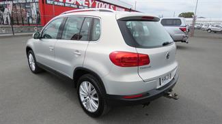 2013 Volkswagen Tiguan - Thumbnail