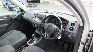 2013 Volkswagen Tiguan - Thumbnail