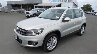2013 Volkswagen Tiguan - Thumbnail