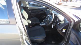 2016 Holden Cruze - Thumbnail