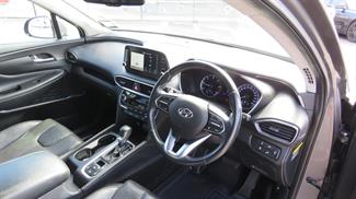 2019 Hyundai Santa Fe - Thumbnail