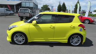 2013 Suzuki Swift - Thumbnail