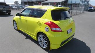 2013 Suzuki Swift - Thumbnail