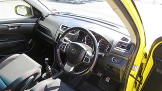 2013 Suzuki Swift - Thumbnail