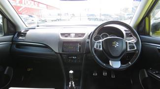 2013 Suzuki Swift - Thumbnail