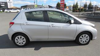 2012 Toyota Yaris - Thumbnail