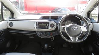 2012 Toyota Yaris - Thumbnail