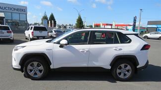 2023 Toyota RAV4 - Thumbnail