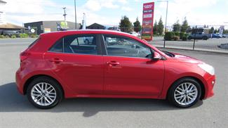 2019 Kia Rio - Thumbnail