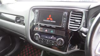 2014 Mitsubishi Outlander - Thumbnail