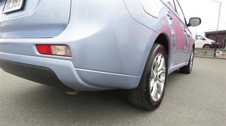 2014 Mitsubishi Outlander - Thumbnail